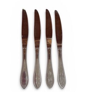 Set of 4 Wallace American Tradition 9” Dinner Knives Glossy Stainless Beaded